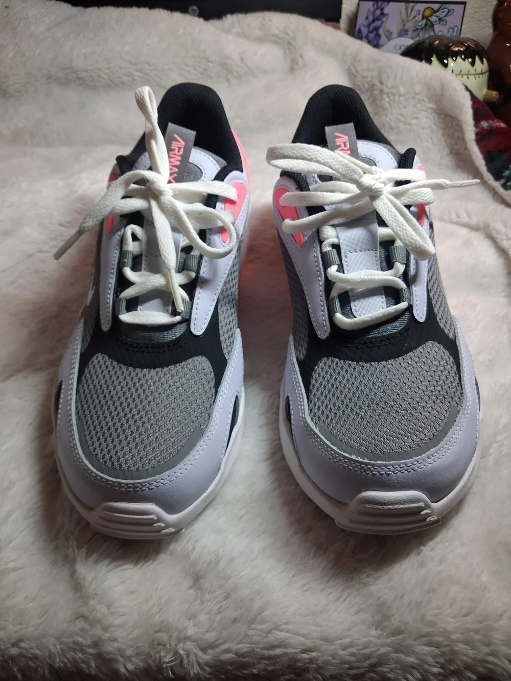 Nike Women’s Air Max Low-Top Sneakers - White/Pink/Gray/Black